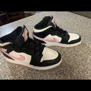 Air Jordan Kids 1 Mid 'White Light Arctic Pink'